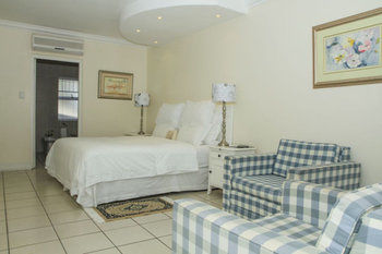 Gordon's Beach Lodge 4*