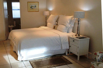 Gordon's Beach Lodge 4*