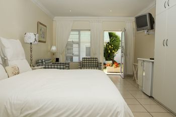 Gordon's Beach Lodge 4*