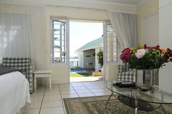 Gordon's Beach Lodge 4*