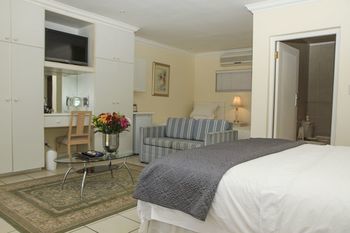 Gordon's Beach Lodge 4*
