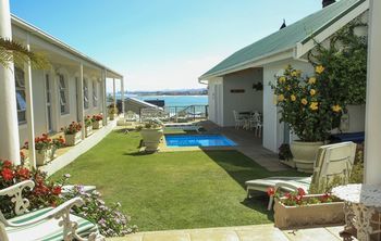 Gordon's Beach Lodge 4*