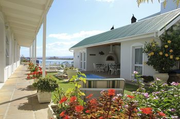 Gordon's Beach Lodge 4*