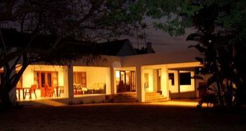 Heatherdale Guesthouse & Shuttle Services 3*