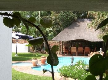 Heatherdale Guesthouse & Shuttle Services 3*