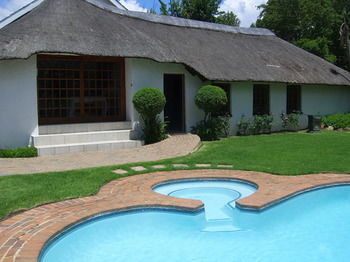 Heatherdale Guesthouse & Shuttle Services 3*