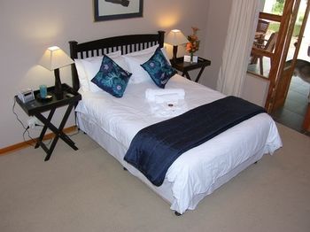 Heatherdale Guesthouse & Shuttle Services 3*