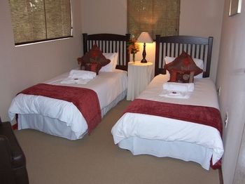 Heatherdale Guesthouse & Shuttle Services 3*