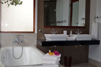 Elements Private Golf Reserve 3*