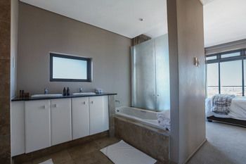 Point Waterfront Apartments 4*