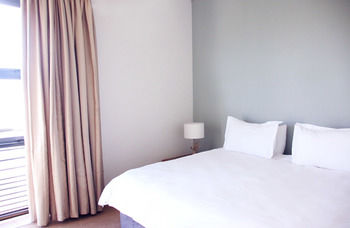 Point Waterfront Apartments 4*