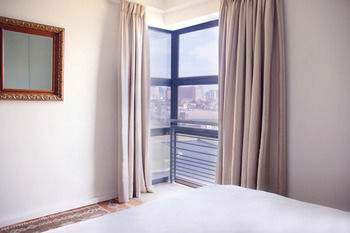 Point Waterfront Apartments 4*