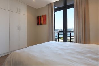 Point Waterfront Apartments 4*