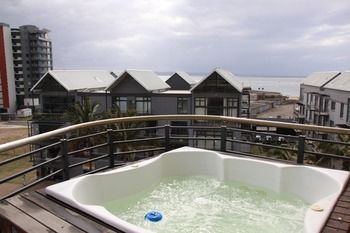 Point Waterfront Apartments 4*