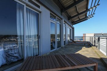 Point Waterfront Apartments 4*