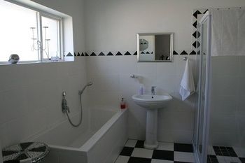 Paternoster Place 3*