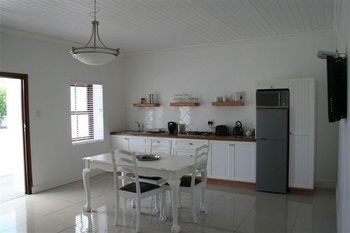 Paternoster Place 3*
