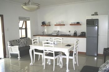 Paternoster Place 3*