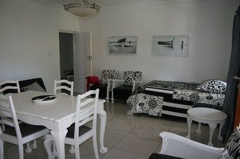 Paternoster Place 3*