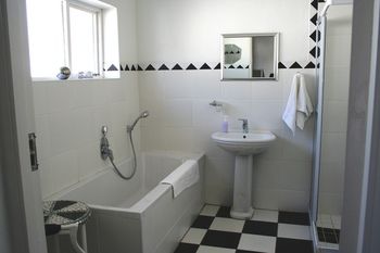 Paternoster Place 3*
