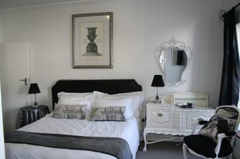 Paternoster Place 3*