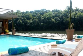 Bambuu Lakeside Lodge 3*