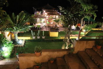 Bambuu Lakeside Lodge 3*
