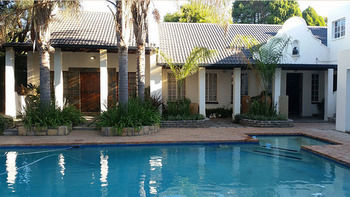 Six Valk Avenue Guest House 3*