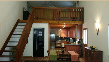 Six Valk Avenue Guest House 3*