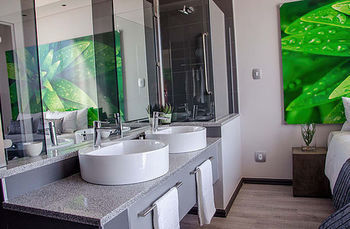 Chill Pepper Boutique Hotel 3*