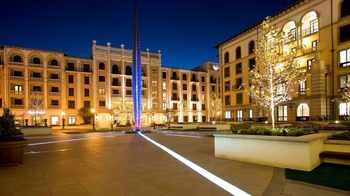 Pivot Hotel Montecasino 4*