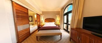 Pivot Hotel Montecasino 4*