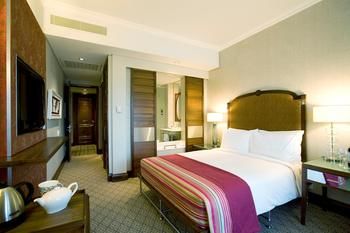 Pivot Hotel Montecasino 4*