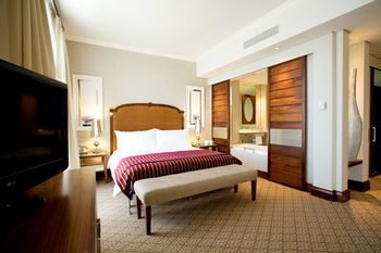 Pivot Hotel Montecasino 4*