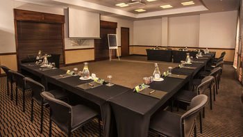 Pivot Hotel Montecasino 4*