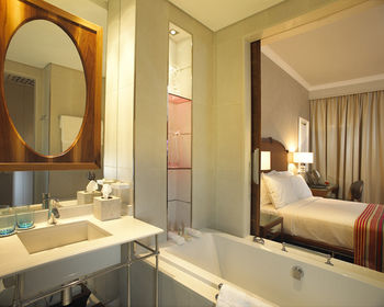 Pivot Hotel Montecasino 4*
