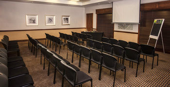 Pivot Hotel Montecasino 4*