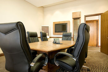 Pivot Hotel Montecasino 4*