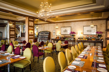 Pivot Hotel Montecasino 4*