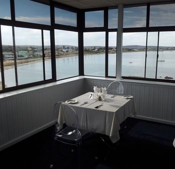 Hoedjiesbaai Hotel 2*