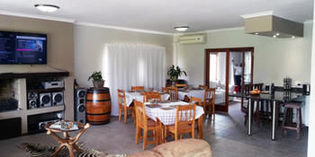Dilisca Guesthouse 4*
