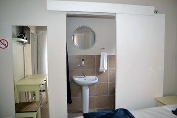 Dilisca Guesthouse 4*
