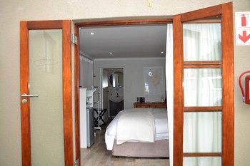 Dilisca Guesthouse 4*