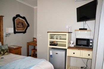 Dilisca Guesthouse 4*