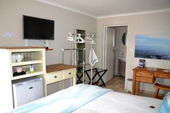 Dilisca Guesthouse 4*