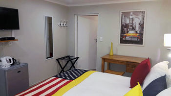 Dilisca Guesthouse 4*
