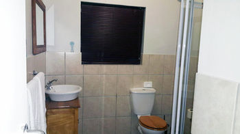Dilisca Guesthouse 4*