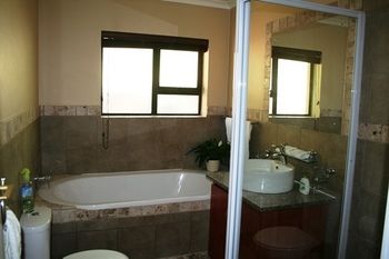 Thunzi Bush Lodge 0*