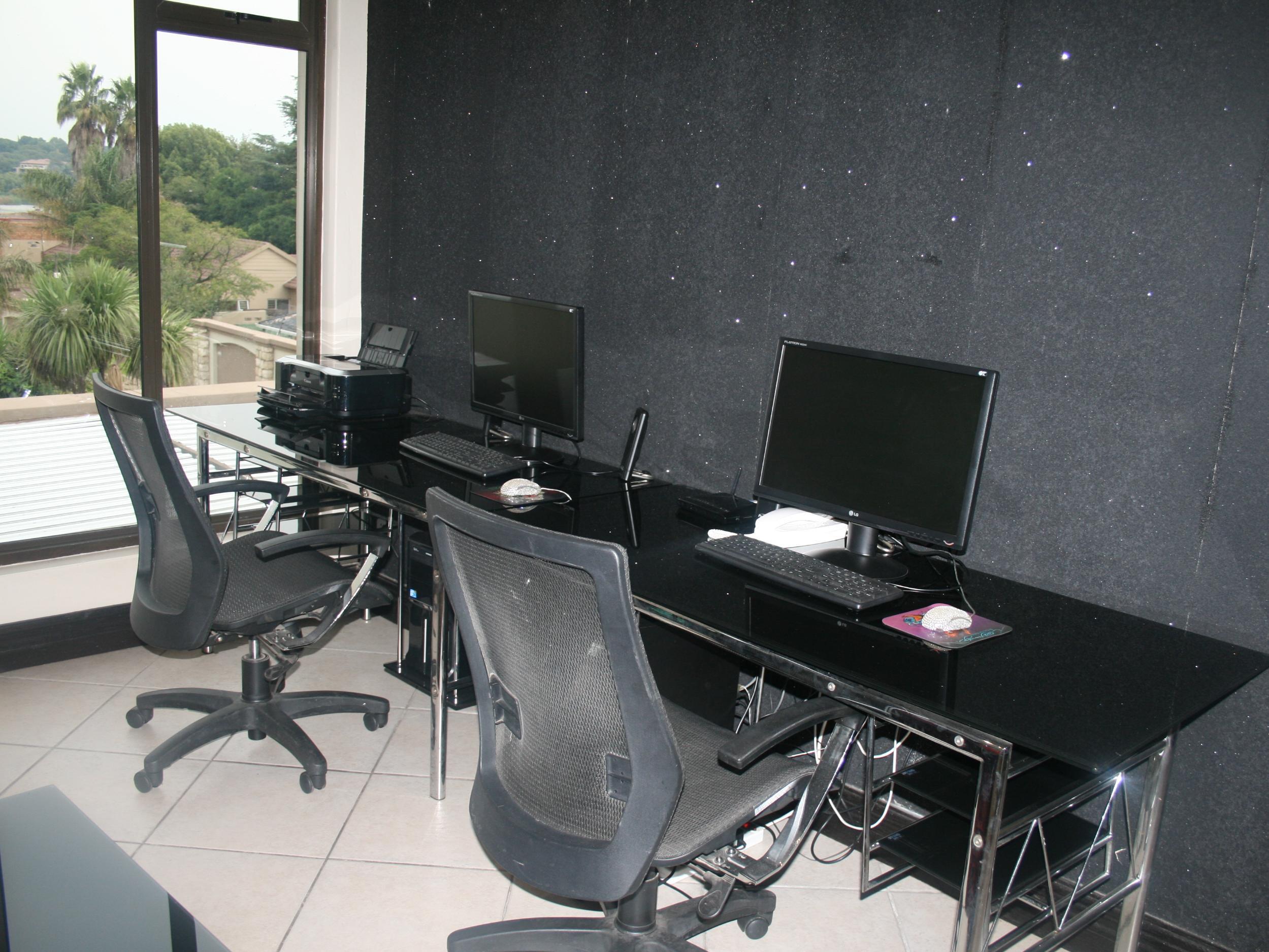 Africa Paradise Airport Boutique Hotel 3*