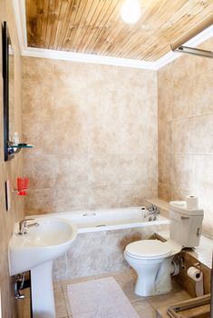 Oria Guesthouse 3*